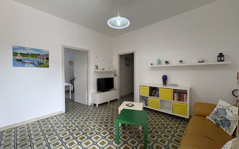 Villa Sole Mare: Flooring, Verdieping, Interieur Ontwerp, Kamer, Plafond, Appartement, Tegel, Stellingen, Gieten