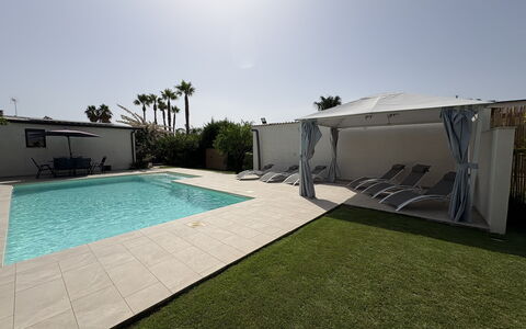 Villa Benvenuti al Sud: Zwembad, Schaduw, Toevlucht, Samengesteld Materiaal, Buitenmeubels, Landscaping, Landgoed, Hacienda, Tuin, Vrije Tijd