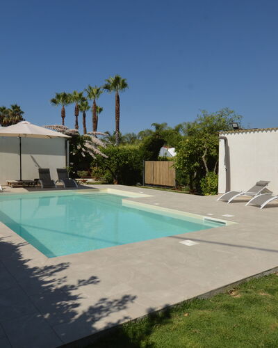 Villa Benvenuti al Sud: Zwembad, Toevlucht, Buitenmeubels, Schaduw, Samengesteld Materiaal, Ligstoel, Eco Hotel, Vrije Tijd, Hacienda