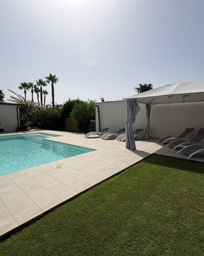Villa Benvenuti al Sud: Zwembad, Schaduw, Toevlucht, Samengesteld Materiaal, Buitenmeubels, Landscaping, Landgoed, Hacienda, Tuin, Vrije Tijd