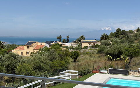 Rari House: Boom, Zwembad, Toevlucht, Schaduw, Eco Hotel, Buitenmeubels, Vrije Tijd, Landgoed, Landscaping