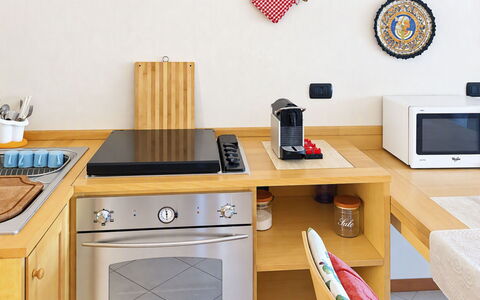 Coniglio Beach: Keuken, Toestel Van De Keuken, Major Appliance, Hout, Meubilair, Huishoudapparatuur, Fornuis, Countertop, Small Appliance, Fornuis
