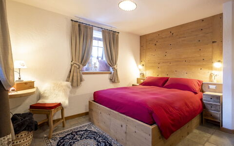 Chalet Ralon: Meubilair, Interieur Ontwerp, Hout, Plafond, Kamer, Flooring, Verdieping, Bed, Verlichting, Slaapkamer