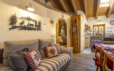 Chalet Ralon: Meubilair, Muur, Hout, Interieur Ontwerp, Huis, Huis, Woonkamer, Bankstel, Plafond, Flooring