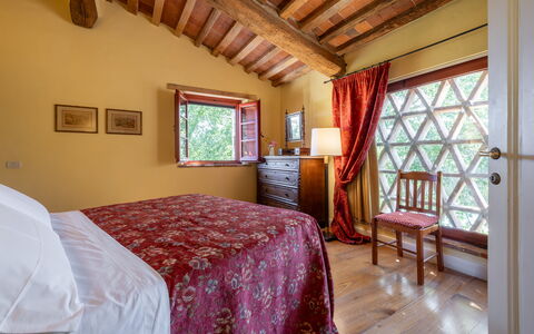 Villa Santa Barbara: Muur, Meubilair, Hout, Huis, Interieur Ontwerp, Linens, Kamer, Bed, Slaapkamer, Laken