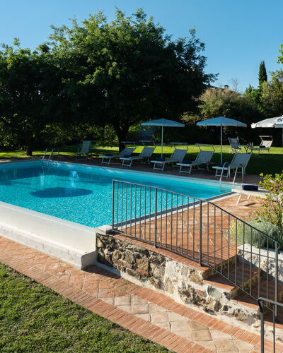 Villa Santa Barbara: Zwembad, Blauw, Toevlucht, Eco Hotel, Schaduw, Tuin, Waterpartij, Hacienda, Landgoed, Buitenmeubels