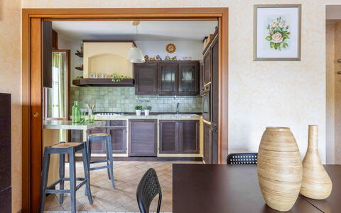 Casa Dolceconero: Meubilair, Interieur Ontwerp, Keuken, Flooring, Hout, Countertop, Cabinetry, Verlichting, Stoel, Keuken En Eettafel