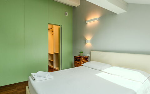 Zani: Interieur Ontwerp, Verdieping, Flooring, Plafond, Kamer, Appartement, Bed, Slaapkamer, Bed Frame, Bedding
