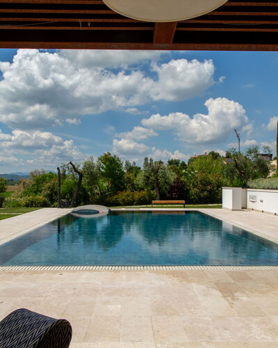 Villa Mulberry Garden - Esclusiva con Piscina Priv: Zwembad, Samengesteld Materiaal, Tegel, Schaduw, Toevlucht, Tuin, Landscaping, Waterpartij, Flagstone, Buitenmeubels