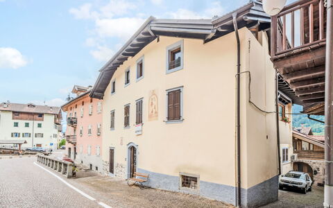 Silvia: Venster, Muur, Gebouw, Facade,  Dorf\, Woongebied, Architectuur, Huis, Buurt, Huis