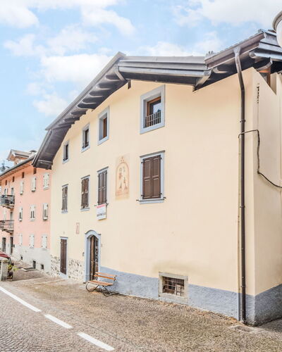 Silvia: Venster, Muur, Gebouw, Facade,  Dorf\, Woongebied, Architectuur, Huis, Buurt, Huis