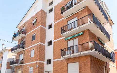 Casa Acquamarina: Gebouw, Venster, Facade, Appartement, Buurt, Woongebied, Stedelijk Ontwerp, Samengesteld Materiaal, Balkon, Condominium