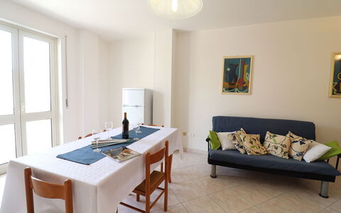 Marta: Meubilair, Flooring, Verdieping, Interieur Ontwerp, Hout, Tafel, Stoel, Keuken En Eettafel, Eetkamer, Kamer