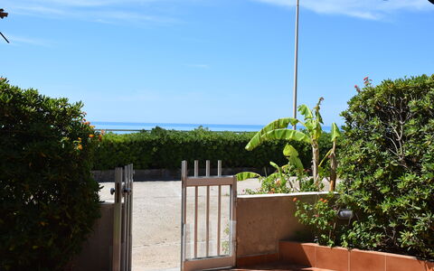 Il Favollo: Bloempot, Schaduw, Zee, Oceaan, Tuin, Landscaping, Kamerplant, Hek, Eco Hotel