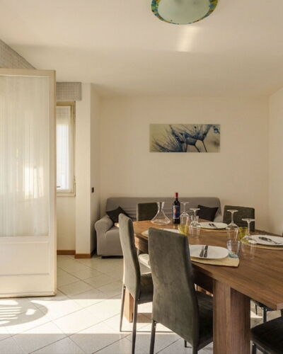 Casa Betulla: Interieur Ontwerp, Flooring, Verdieping, Plafond, Appartement, Schaduw, Stoel, Lichte Inrichting, Lamp, Kamerplant