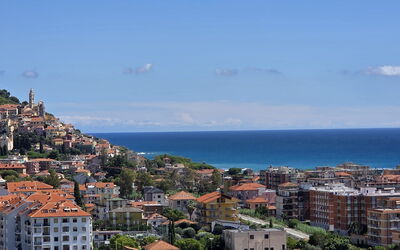 Villa Pineta della Rovere: Dag, Stad, Horizon, Woongebied, Zee, Kust, Kust En Oceanic Landvormen, Menselijke Nederzetting, Oceaan, Toeristische Attractie
