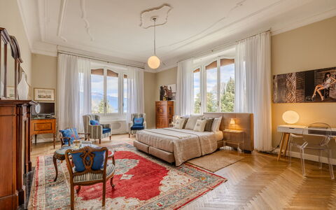 Flor Grand Lake Villa: Meubilair, Flooring, Interieur Ontwerp, Verdieping, Slaapkamer, Bed, Plafond, Huis, Kamer, Laken