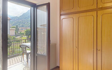 Francesco: Hout, Interieur Ontwerp, Flooring, Kamer, Verdieping, Deur, Appartement, Beits, Kast, Hardwood