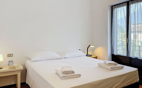 Francesco: Slaapkamer, Bed, Interieur Ontwerp, Laken, Bedding, Bed Frame, Verdieping, Appartement, Kamer, Linens