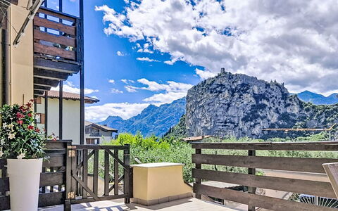 Edera: Berg, Heuvel, Bergketen, Heuvel Station, Balkon, Vallei, Ridge, Alpen, Hek, Veranda