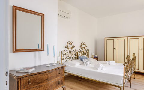 Casabianca: Interieur Ontwerp, Flooring, Muur, Meubilair, Verdieping, Hout, Slaapkamer, Verlichting, Kamer, Bed
