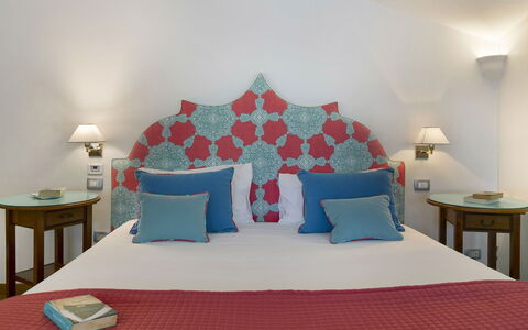 Villa Clara: Meubilair, Interieur Ontwerp, Textiel, Slaapkamer, Verdieping, Plafond, Linens, Kamer, Flooring, Bed