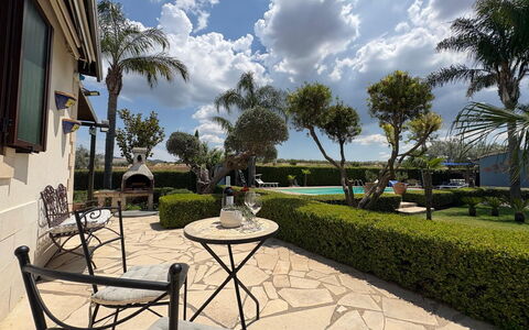 Villa Simona: Zwembad, Tuin, Buitenmeubels, Toevlucht, Schaduw, Landscaping, Gazon, Eco Hotel, Werf