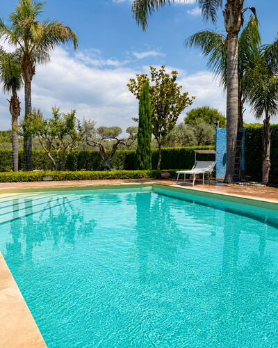 Villa Simona: Zwembad, Blauw, Water, Toevlucht, Samengesteld Materiaal, Eco Hotel, Vrije Tijd, Schaduw, Waterpartij