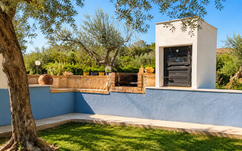 Villa le 2 Emme: Blauw, Struik, Tuin, Samengesteld Materiaal, Landscaping, Schaduw, Beton, Ontwerp, Backyard, Zwembad