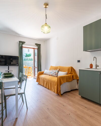 Velina: Zwembad, Woongebied, Thermae, Toevlucht, Samengesteld Materiaal, Vrije Tijd, Landgoed, Kunstgras, Hacienda, Villa