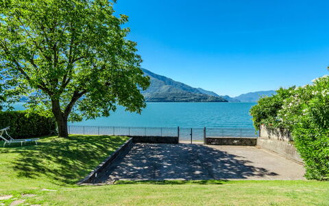 Riva&Lago: Water, Zwemwater, Bergachtig Landvormen, Natuurlijk Landschap, Heuvel, Berg, Landschap, Bank, Kust En Oceanic Landvormen, Meer
