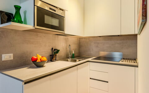 Riva&Lago: Keuken, Countertop, Toestel Van De Keuken, Cabinetry, Interieur Ontwerp, Flooring, Meubilair, Major Appliance, Hout, Huishoudapparatuur