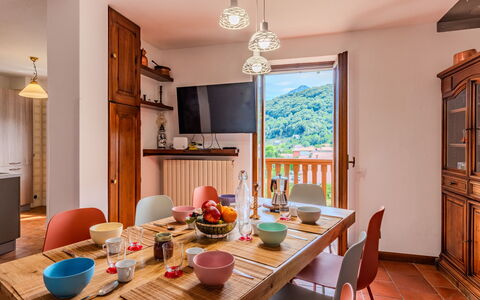 Casa Giamba: Meubilair, Interieur Ontwerp, Hout, Flooring, Eetkamer, Plafond, Keuken En Eettafel, Tafel, Kamer, Stoel