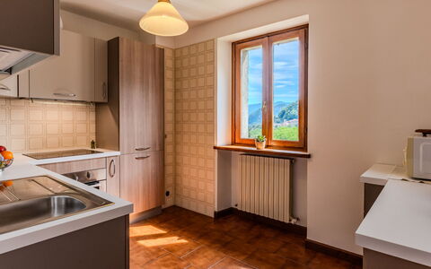 Casa Giamba: Interieur Ontwerp, Flooring, Keuken, Hout, Plafond, Countertop, Kamer, Cabinetry, Meubilair, Toestel Van De Keuken