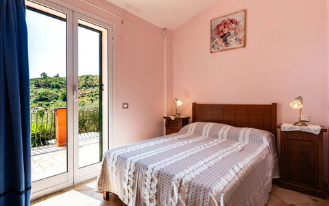 Orto di Silvia: Bed, Slaapkamer, Laken, Bedding, Interieur Ontwerp, Bed Frame, Linens, Verdieping, Kamer, Huis
