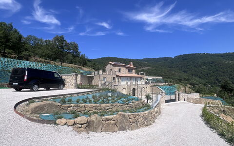 Villa Maddalena alla Guglielmesca: Landschap, Heuvel, Dorp, Landgoed, Villa, Hacienda, Bergdorp