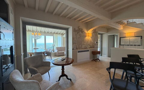 Villa Maddalena alla Guglielmesca: Meubilair, Interieur Ontwerp, Flooring, Verdieping, Plafond, Verlichting, Kamer, Stoel, Appartement, Zee
