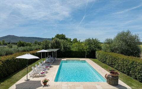 Il Cipresso, Casa Lucia, Cortona: Zwembad, Tuin, Toevlucht, Samengesteld Materiaal, Buitenmeubels, Landscaping, Schaduw, Landgoed, Hacienda, Eco Hotel