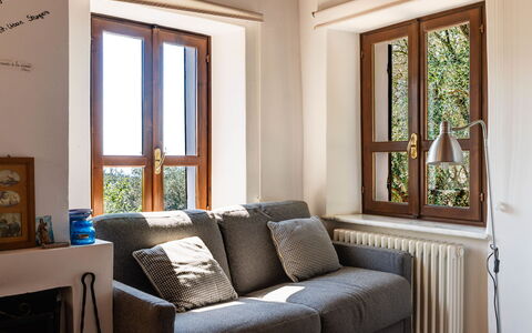 Casetta Pantasina: Meubilair, Interieur Ontwerp, Muur, Hout, Flooring, Kamer, Verdieping, Woonkamer, Huis, Bankstel