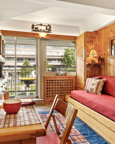 Alpen Nook - Sci e Natura: Gebouw, Muur, Venster, Woongebied, Buurt, Facade, Huis,  Dorf\, Huis, Balkon