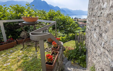 Casa Torre Il Castello: Meubilair, Keuken En Eettafel, Stoel, Verdieping, Zee, Balkon, Oceaan, Toevlucht, Eco Hotel, Eetkamer