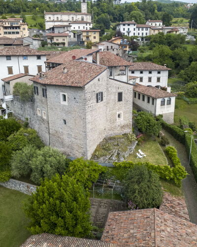 Casa Torre Il Castello: Meubilair, Keuken En Eettafel, Stoel, Verdieping, Zee, Balkon, Oceaan, Toevlucht, Eco Hotel, Eetkamer