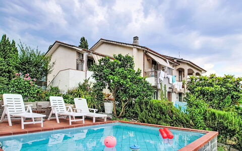 Cà Olivella: Meubilair, Keuken En Eettafel, Stoel, Verdieping, Zee, Balkon, Oceaan, Toevlucht, Eco Hotel, Eetkamer