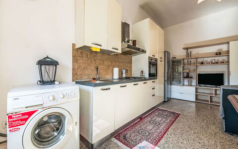 Villetta Luisa: Meubilair, Keuken En Eettafel, Stoel, Verdieping, Zee, Balkon, Oceaan, Toevlucht, Eco Hotel, Eetkamer