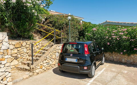 Mirarei: Family Car, Appartement, Luxevoertuig, Mid-Size Car, Parking, Sedan, Compacte Auto, Stadsauto