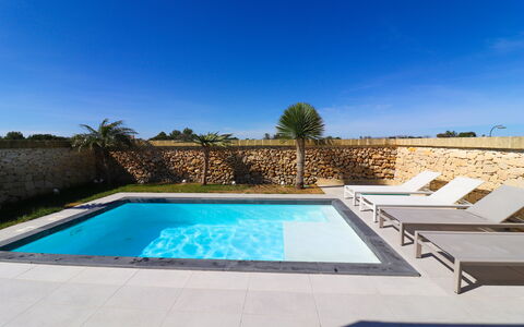 Villa Ginevra Luxury Otranto: Blauw, Zwembad, Samengesteld Materiaal, Toevlucht, Buitenmeubels, Tegel, Hotel, Ontwerp, Villa, Eco Hotel