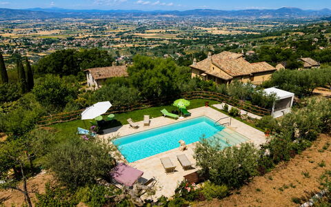 Il Paradiso tra Gli Ulivi: Zwembad, Toevlucht, Landgoed, Hacienda, Eco Hotel, Villa, Landscaping, Boerderij, Thermae, Paraplu