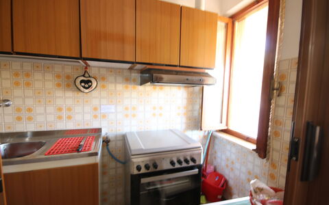 Il Paradiso tra Gli Ulivi: Keuken, Toestel Van De Keuken, Major Appliance, Hout, Flooring, Countertop, Interieur Ontwerp, Verdieping, Fornuis, Fornuis