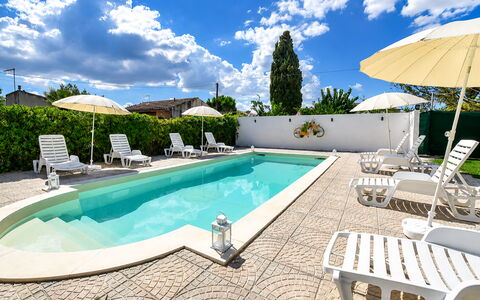 Villa Didymos: Zwembad, Buitenmeubels, Toevlucht, Schaduw, Paraplu, Hotel, Ligstoel, Eco Hotel, Landscaping, Stoel