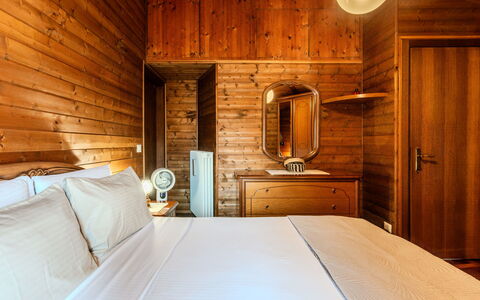 Casa Gloria: Hout, Interieur Ontwerp, Plafond, Flooring, Verdieping, Verlichting, Meubilair, Slaapkamer, Bed, Lichte Inrichting
